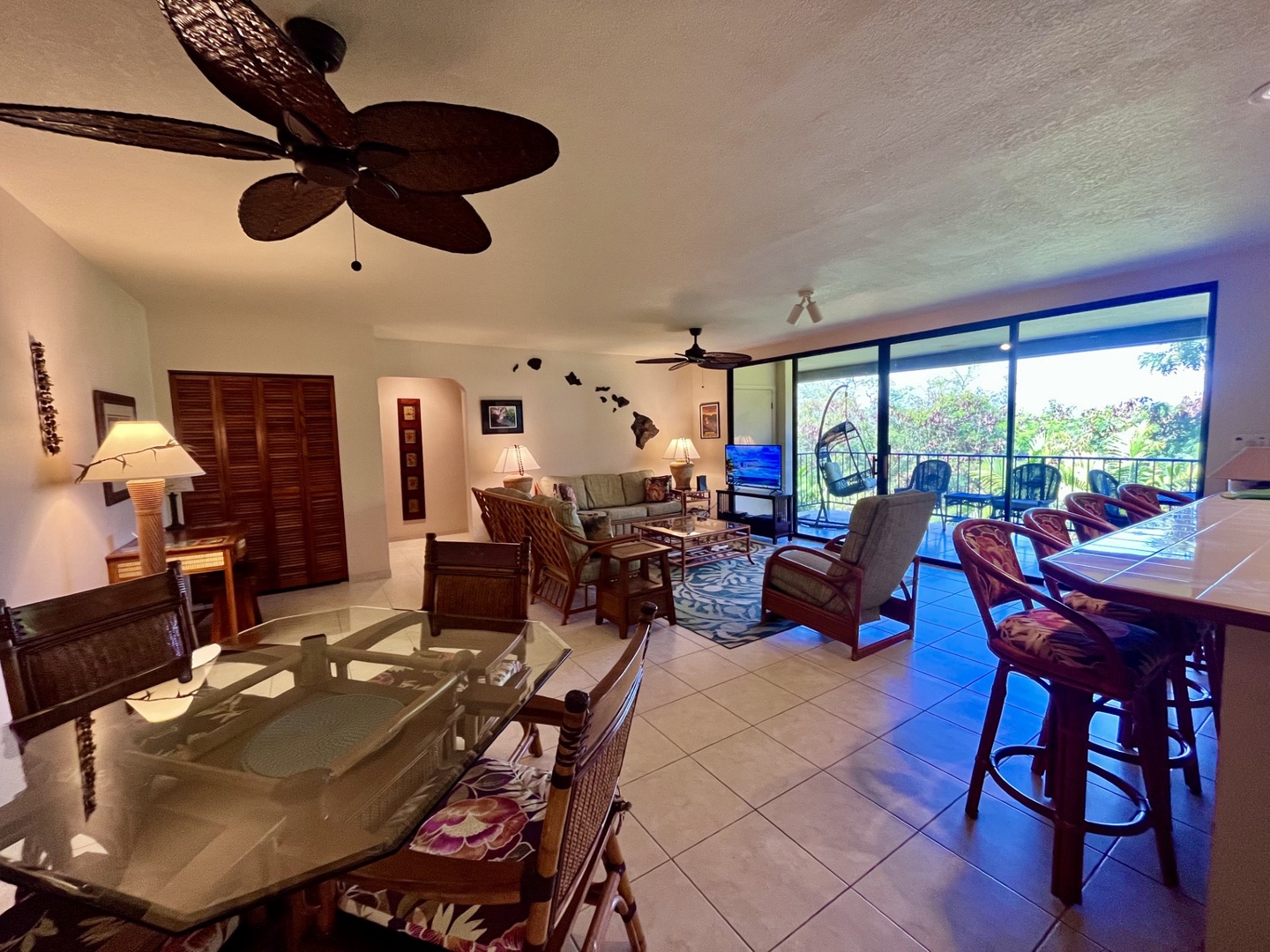 Living room with ample seating