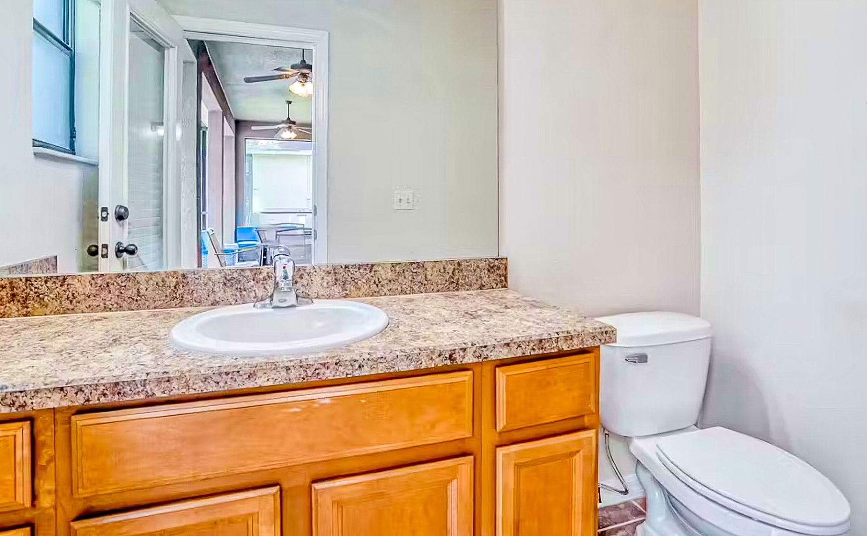 Convenient poolside half bath
