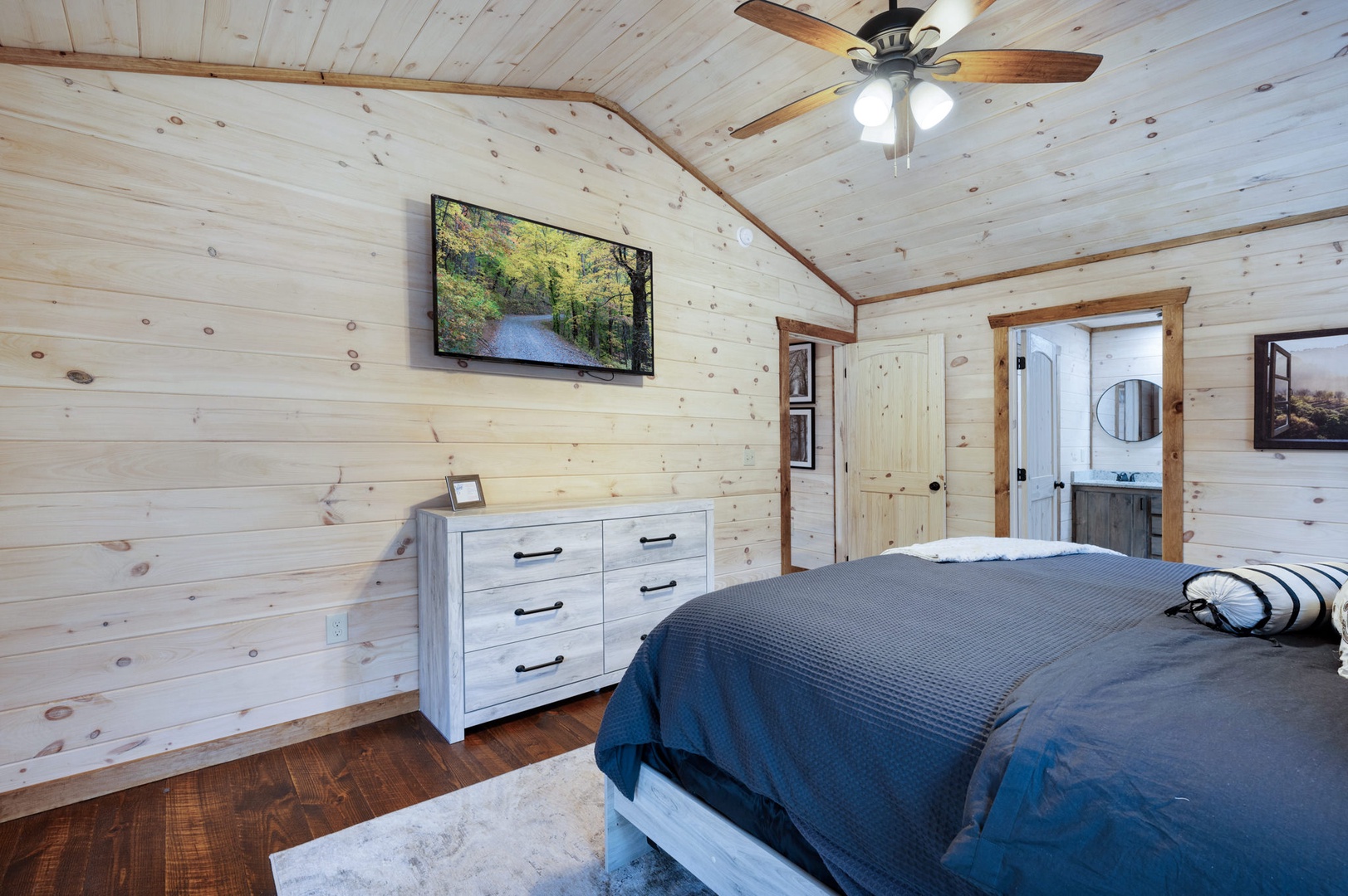 Bedroom #1 King with En-suite Bathroom