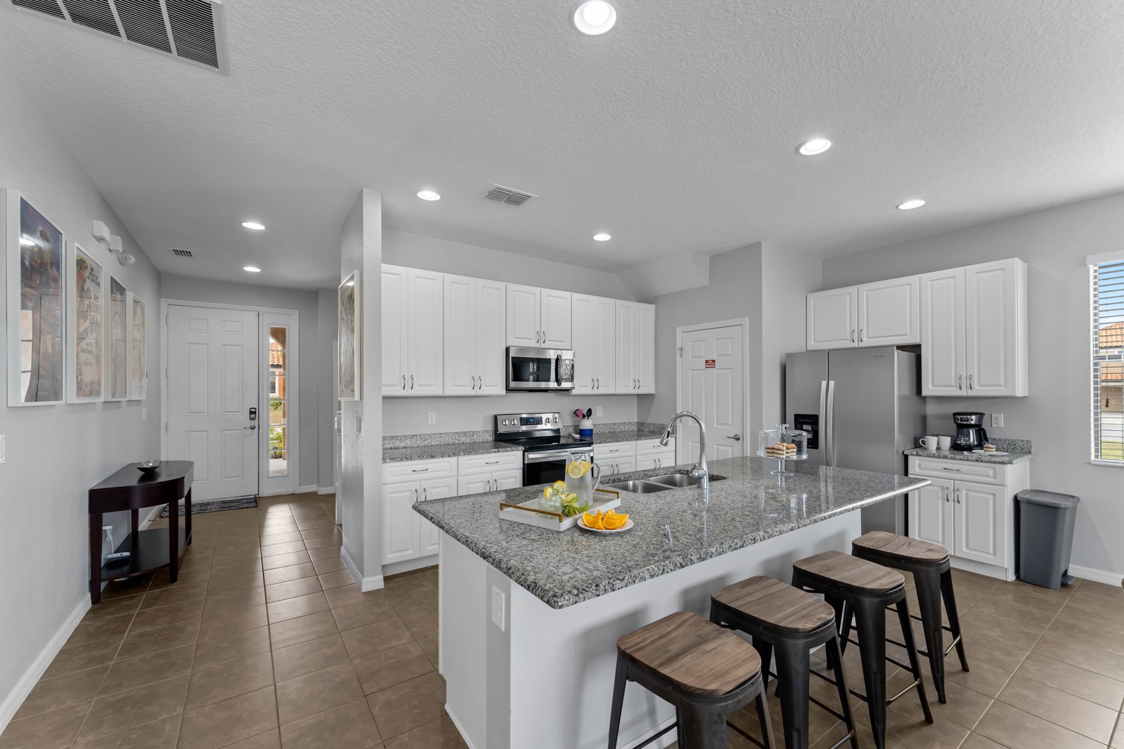 Additional counter seating at full kitchen