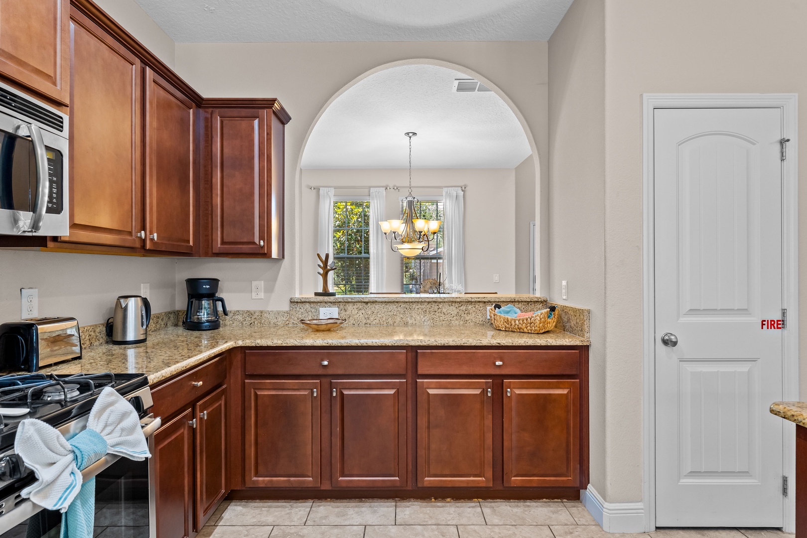 Fully equipped kitchen