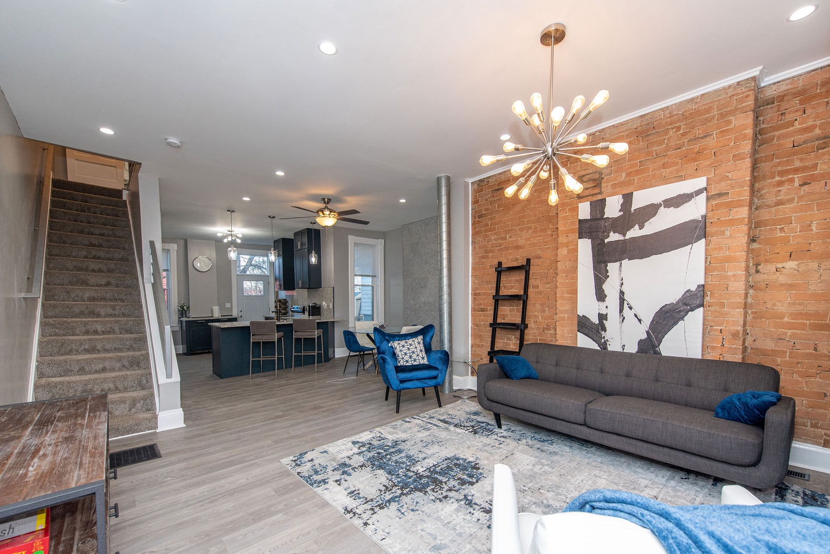 Suite 2 – Lounge the day away & stream your favorites in the chic living room