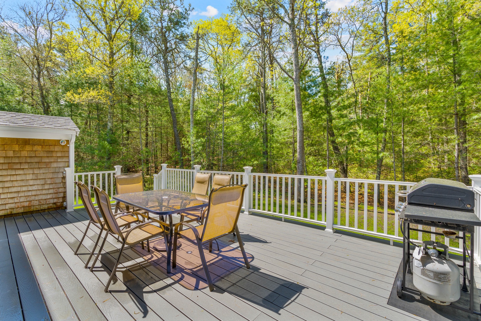 Lounge the day away or dine alfresco on the sunny back deck!