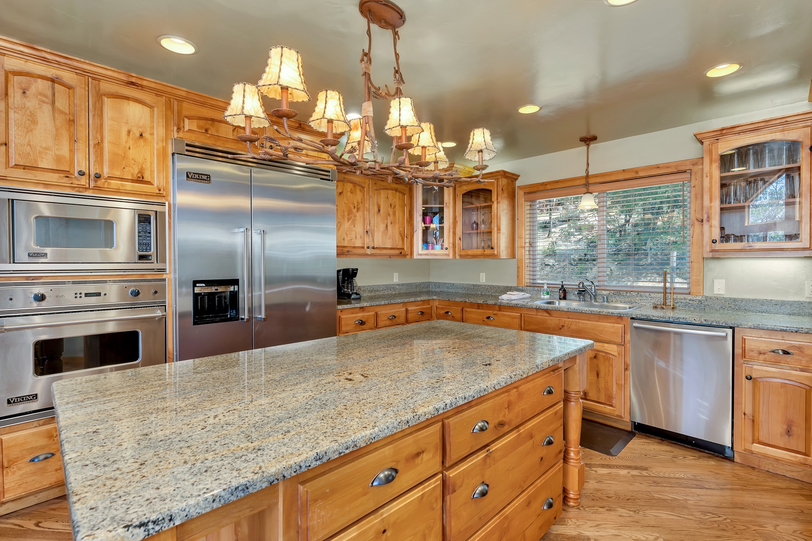 The kitchen is a chef’s dream, offering space & top-tier appliances/amenities