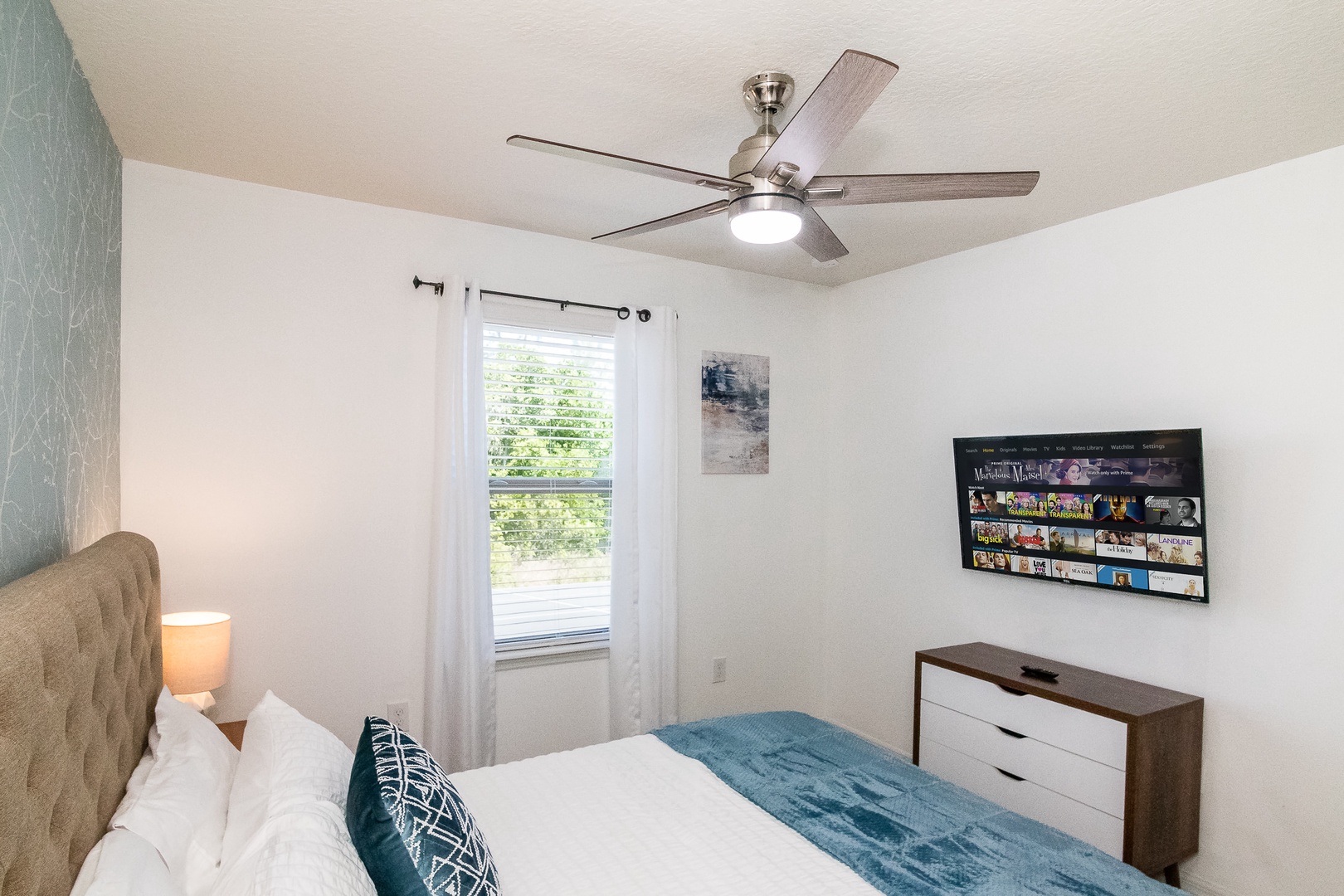 Bedroom 5 with Queen bed, Smart TV, and private en-suite (2nd floor)