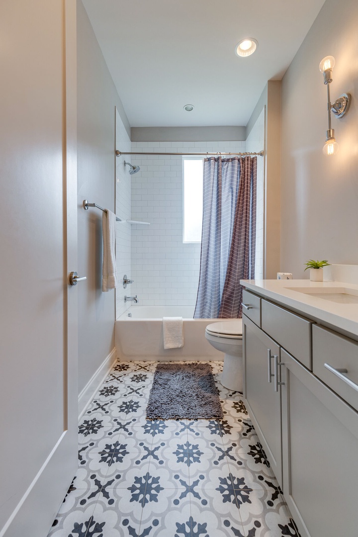 Third Floor Bathroom #2 Shower/Tub Combo