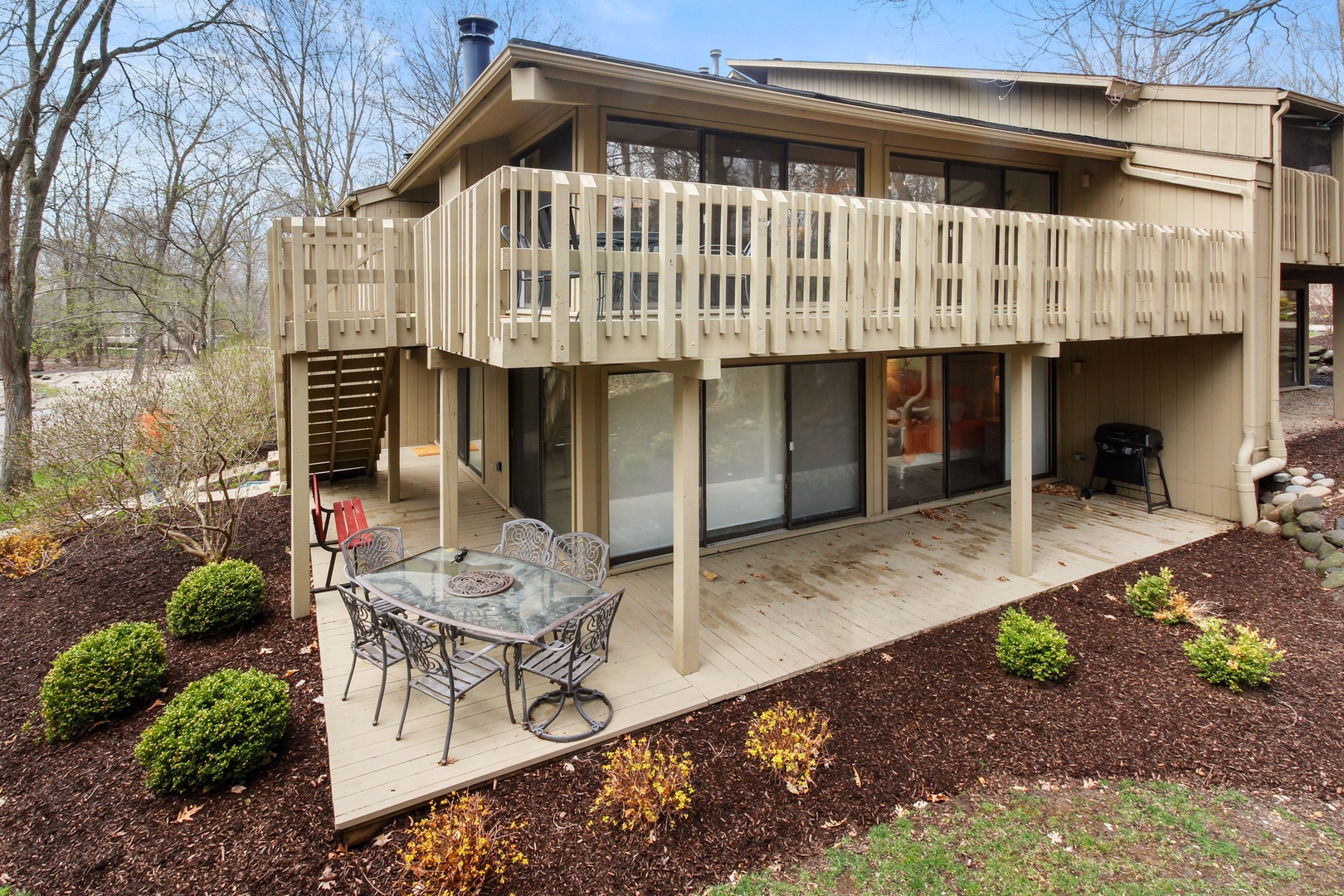 Relax on the back deck while you grill up a feast