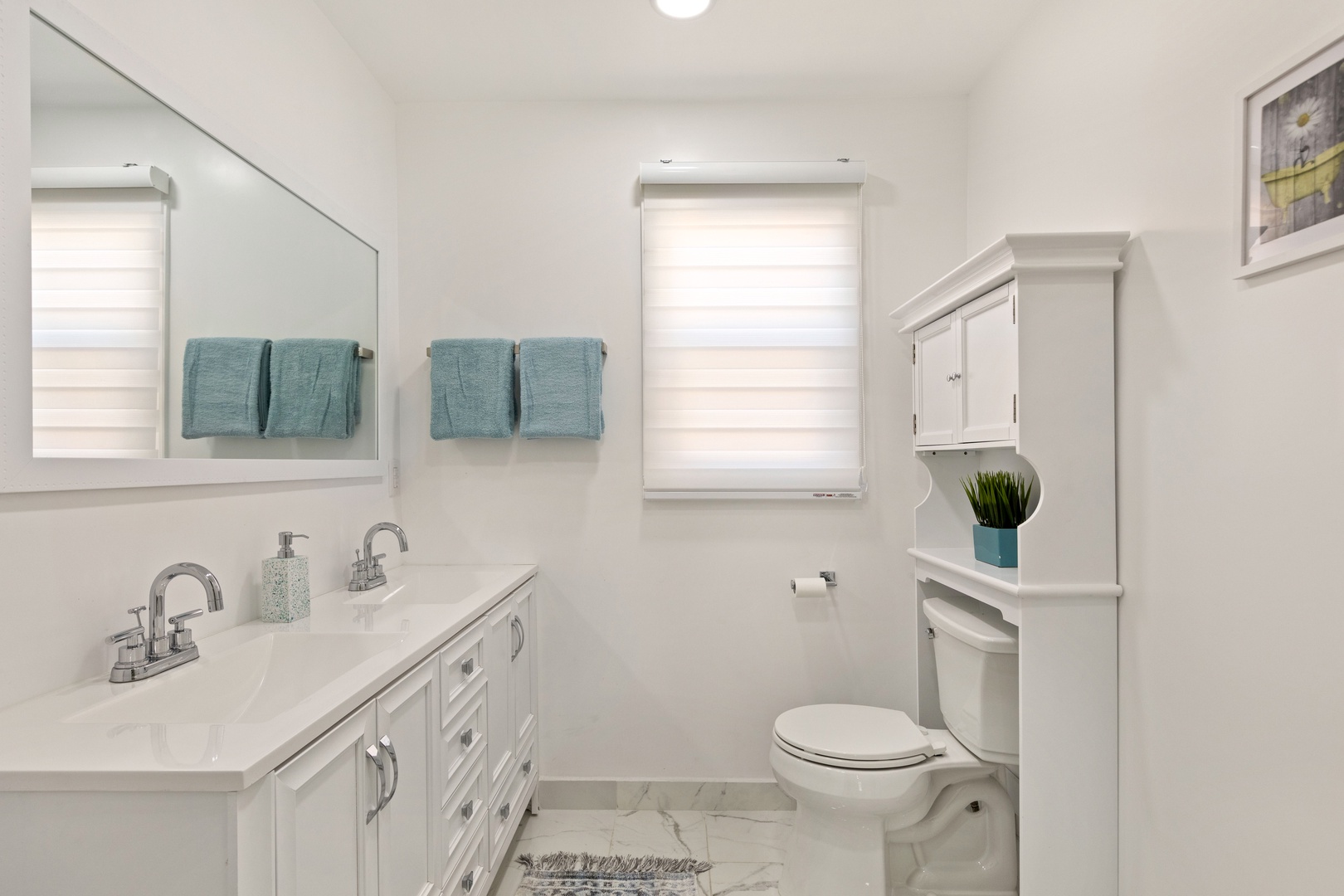Main house bathroom 2
