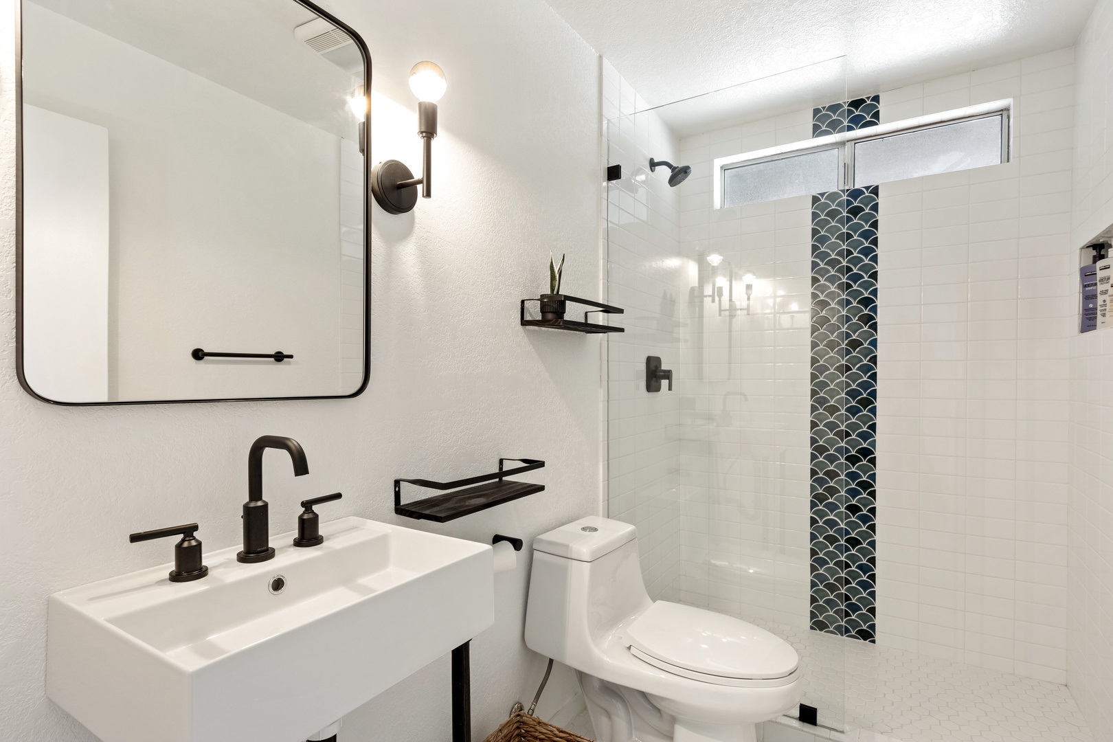 Bathroom 2 shared with walk in shower