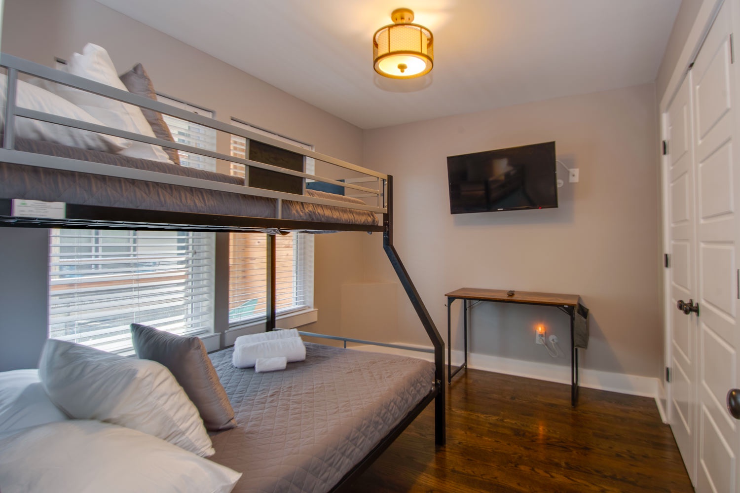 3rd bedroom: Twin over Full bunk bed with Smart TV (1st floor)