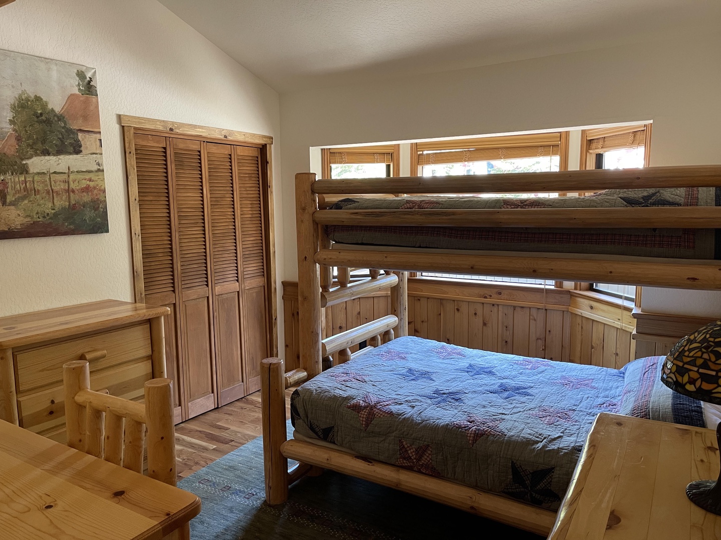 5th Bedroom: 1 bunk bed (1 full 1 twin)