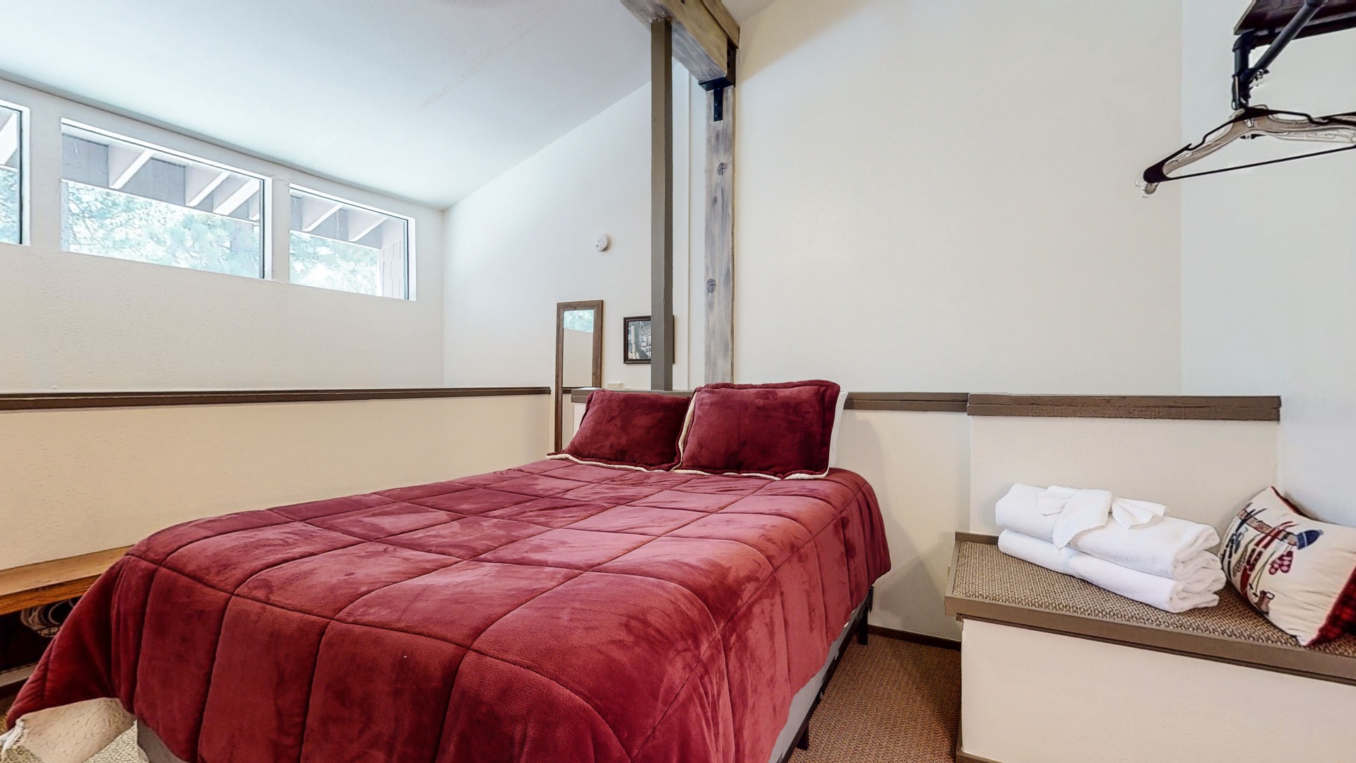 Loft with queen bed and attached en-suite bathroom