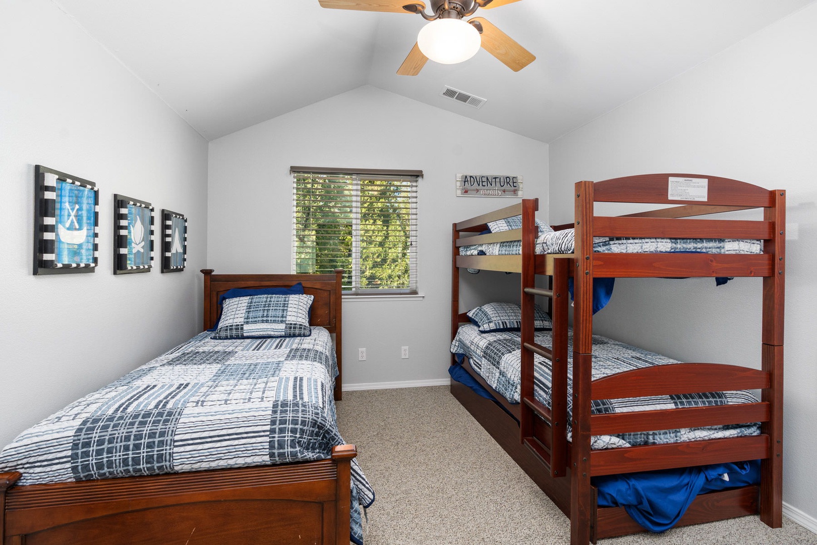 upstairs bedroom #3 Bunk Bed Twin/Twin and a Twin Bed