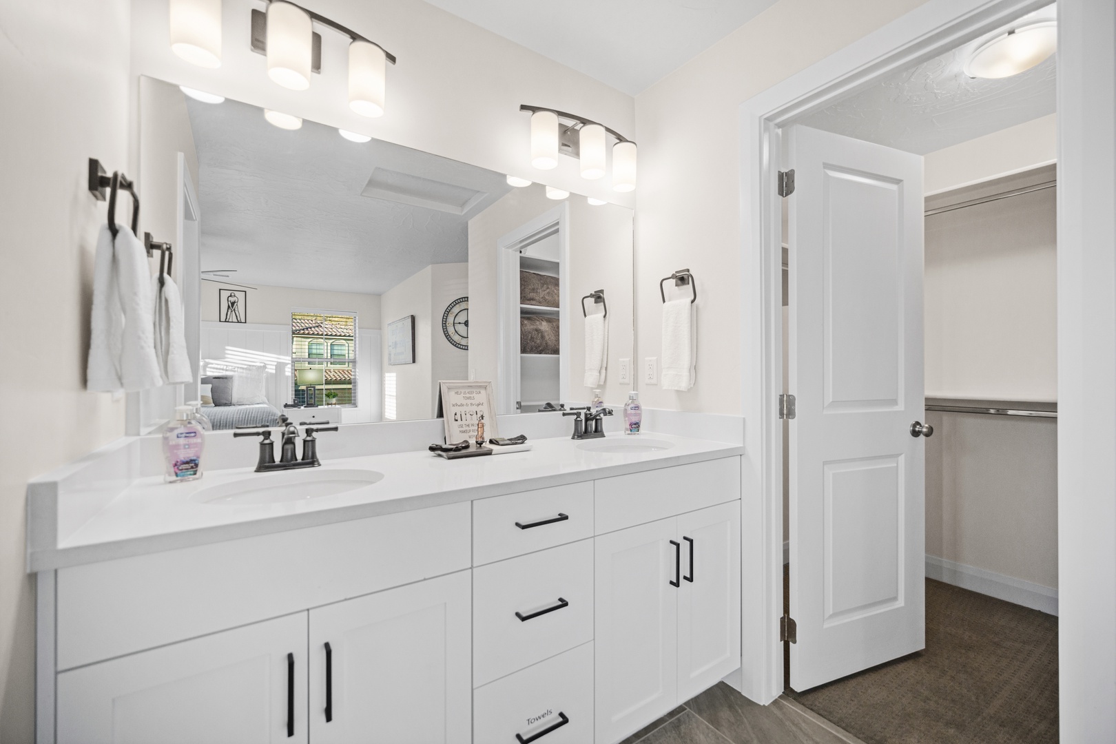 Ensuite bathroom with separate shower and tub