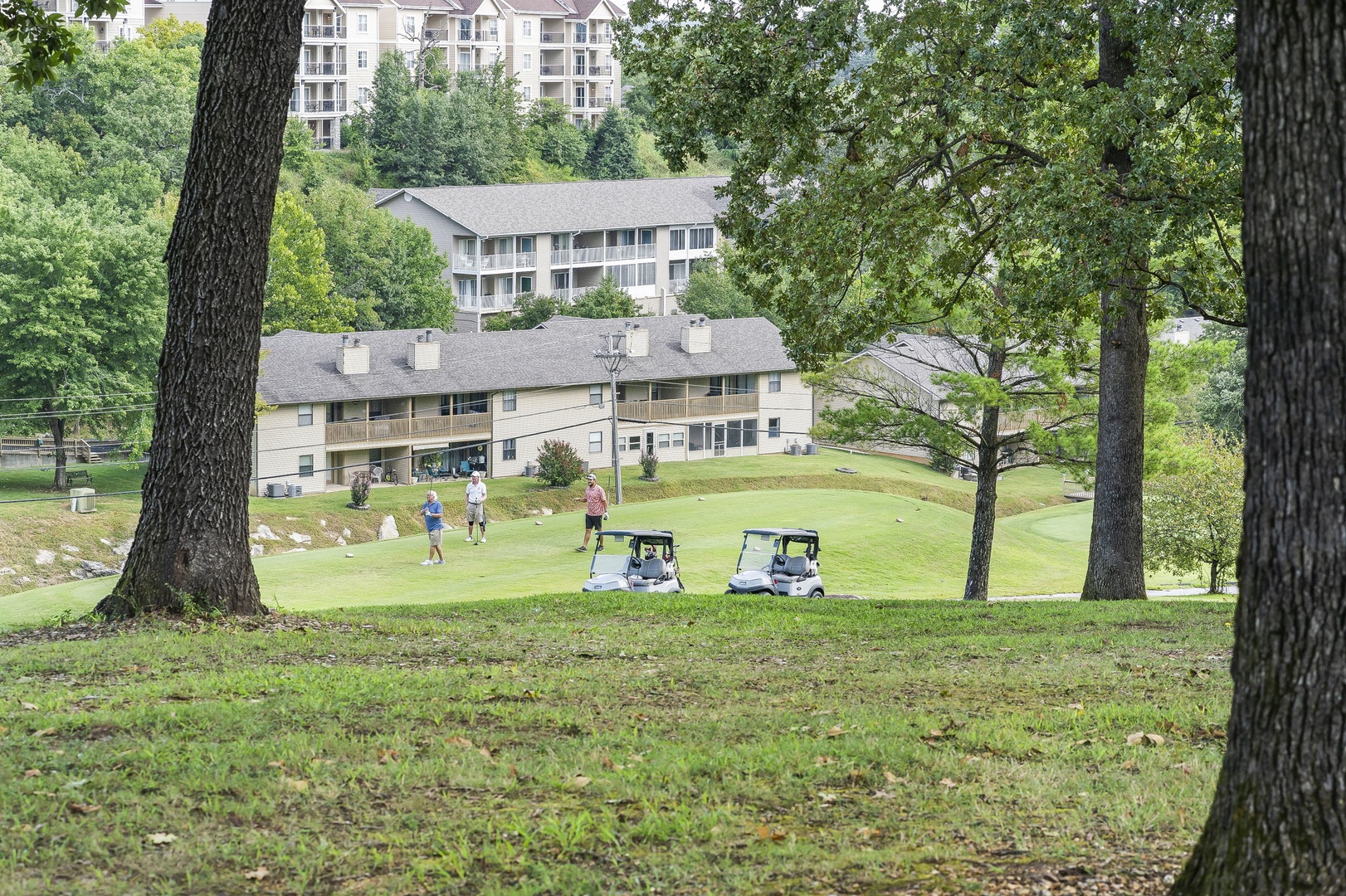 This condo’s location is ideal for golfers!