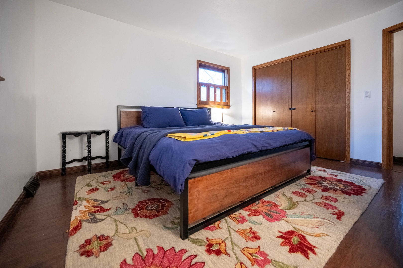 This 2nd floor suite includes a king bed & ensuite, which also connects to the hall