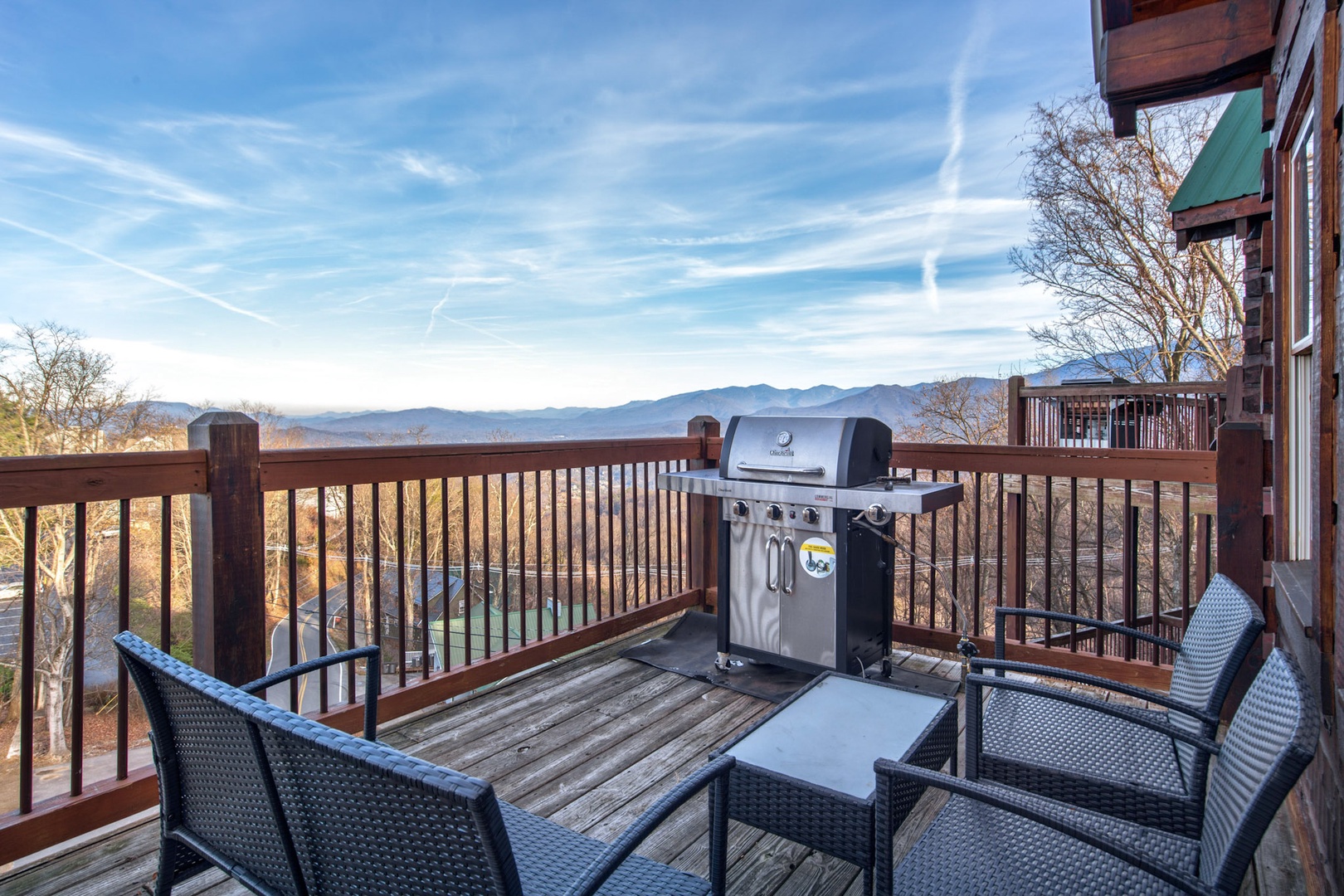 Take in the gorgeous views while you grill up a feast on the deck!
