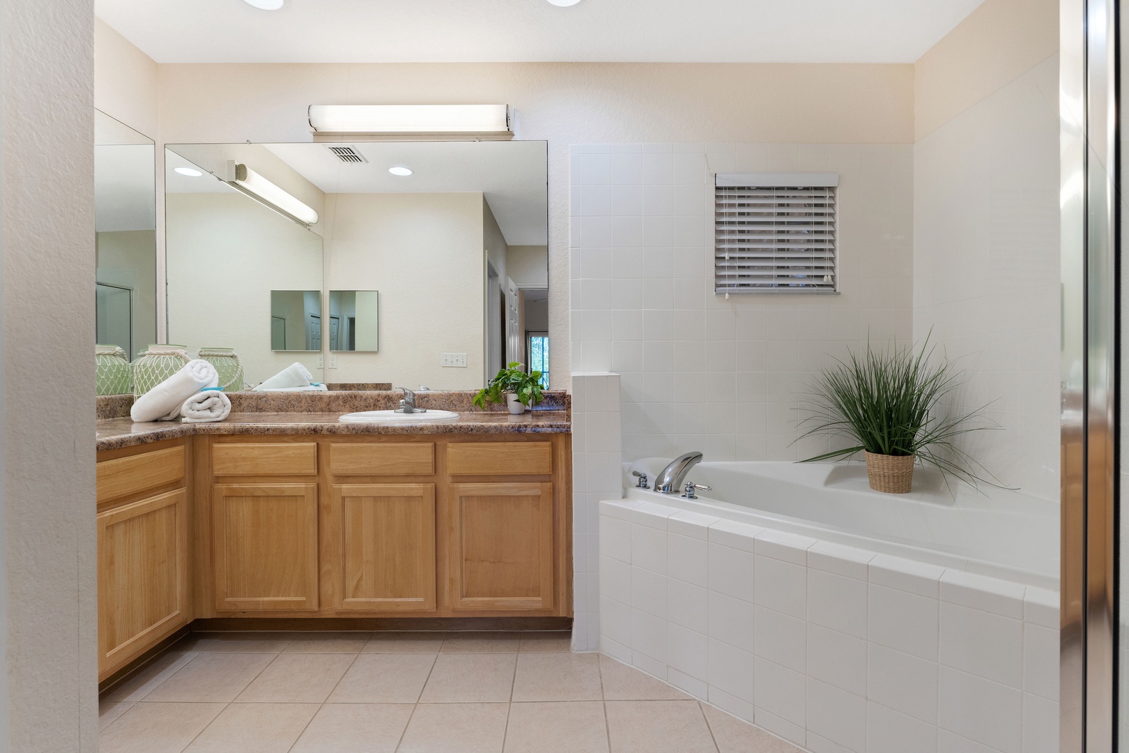 Ensuite bathroom with separate shower, and tub