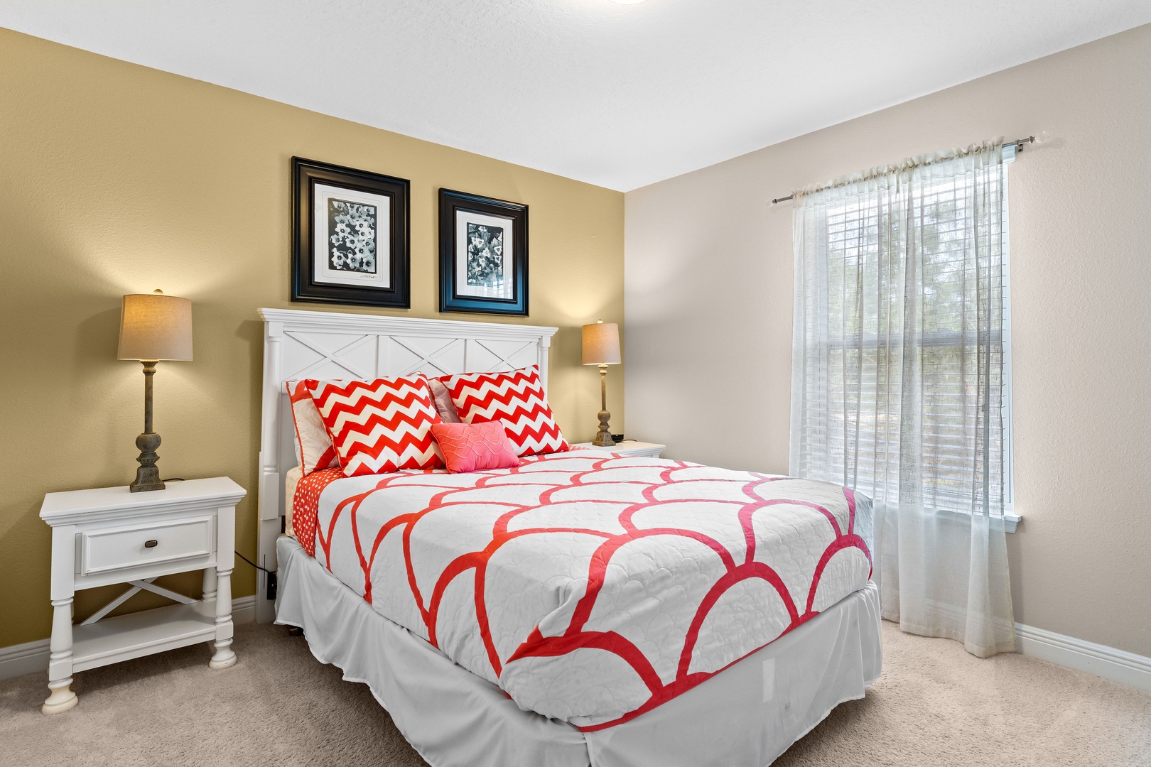 Bedroom 4 with queen bed and Smart TV