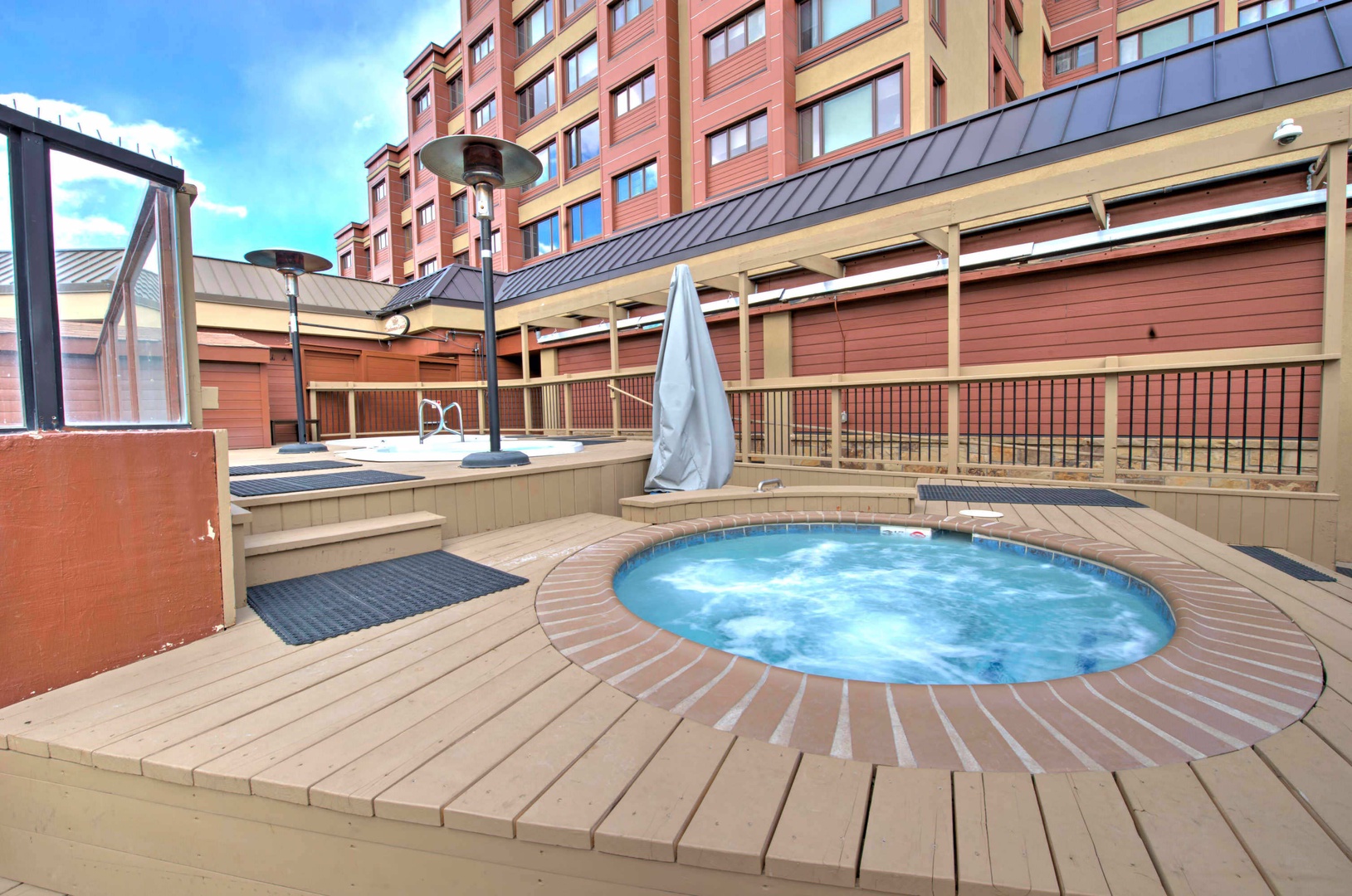 Hot tub and swimming pool in resort