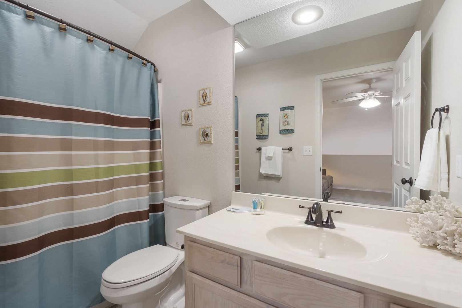 Bathroom 3 with shower/tub combo (upstairs)