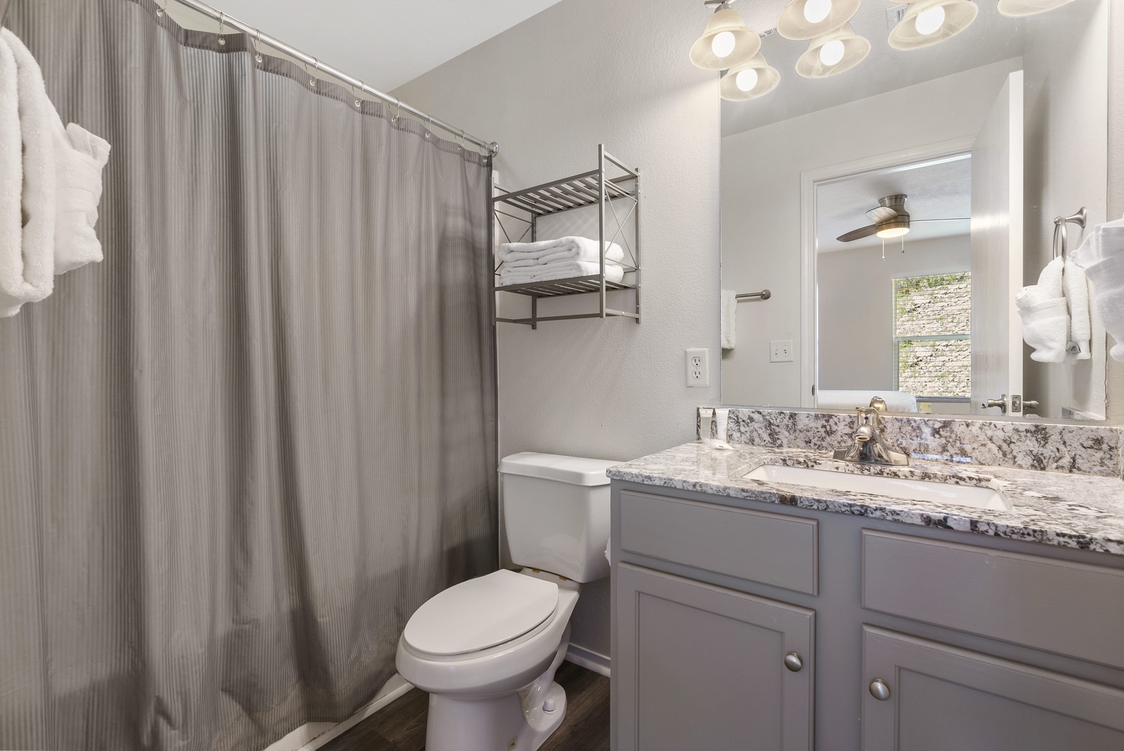 Bathroom 1 private en-suite with shower/tub combo (unit #6)