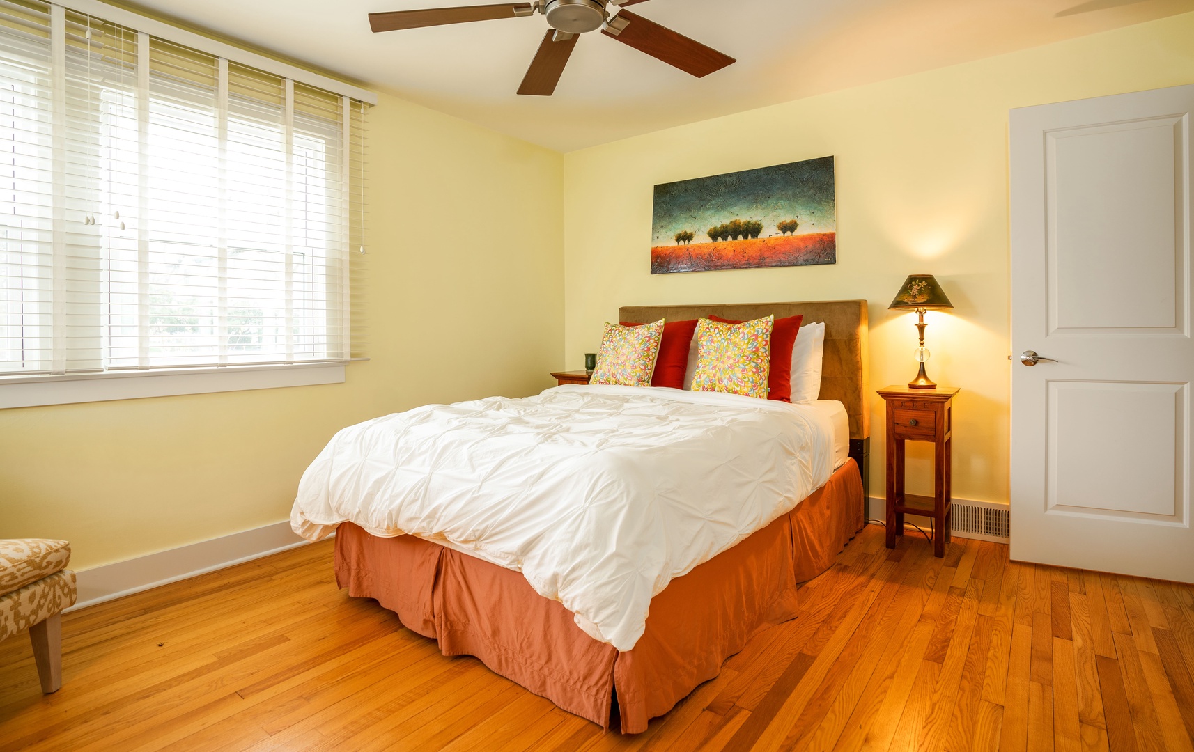 Bedroom 4 with queen bed