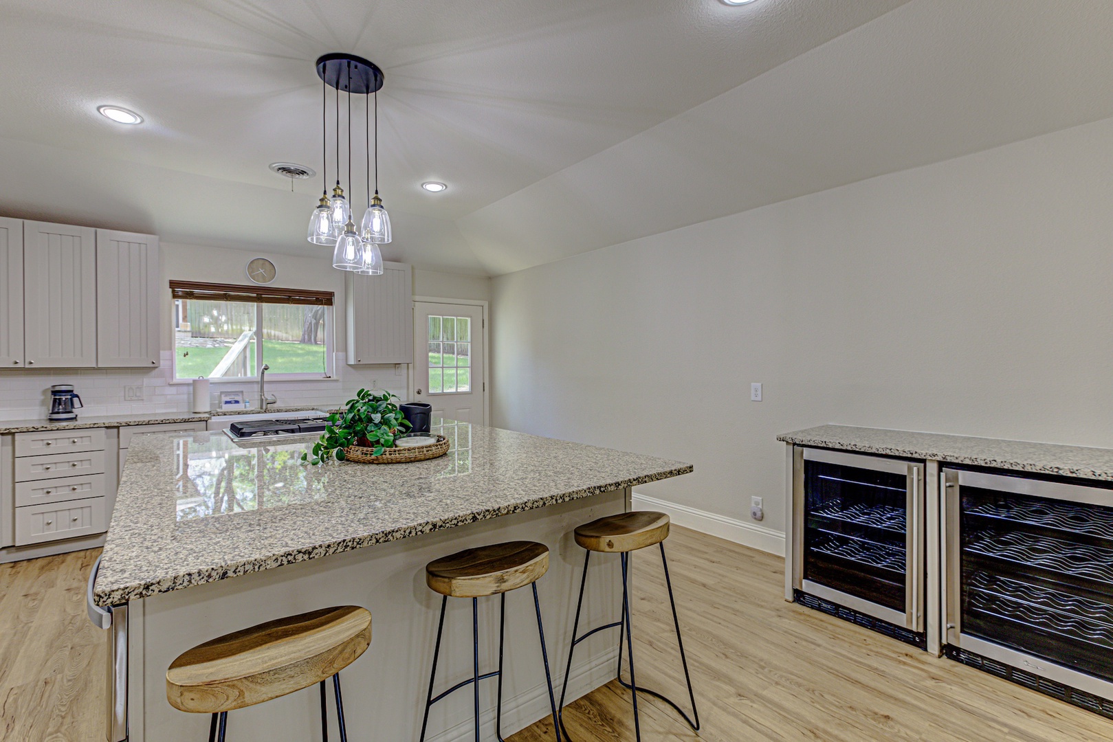 The spacious, elegant kitchen offers all the comforts of home