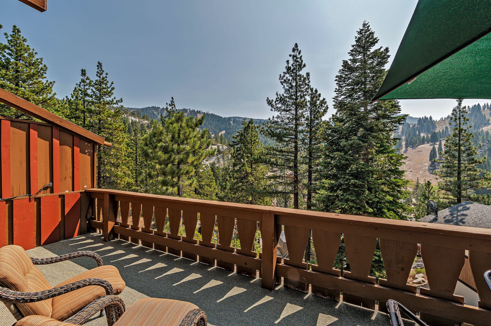 Balcony with BBQ and views of the ski resort