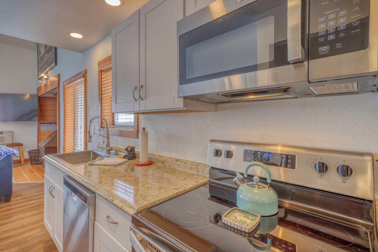 Fully equipped kitchen