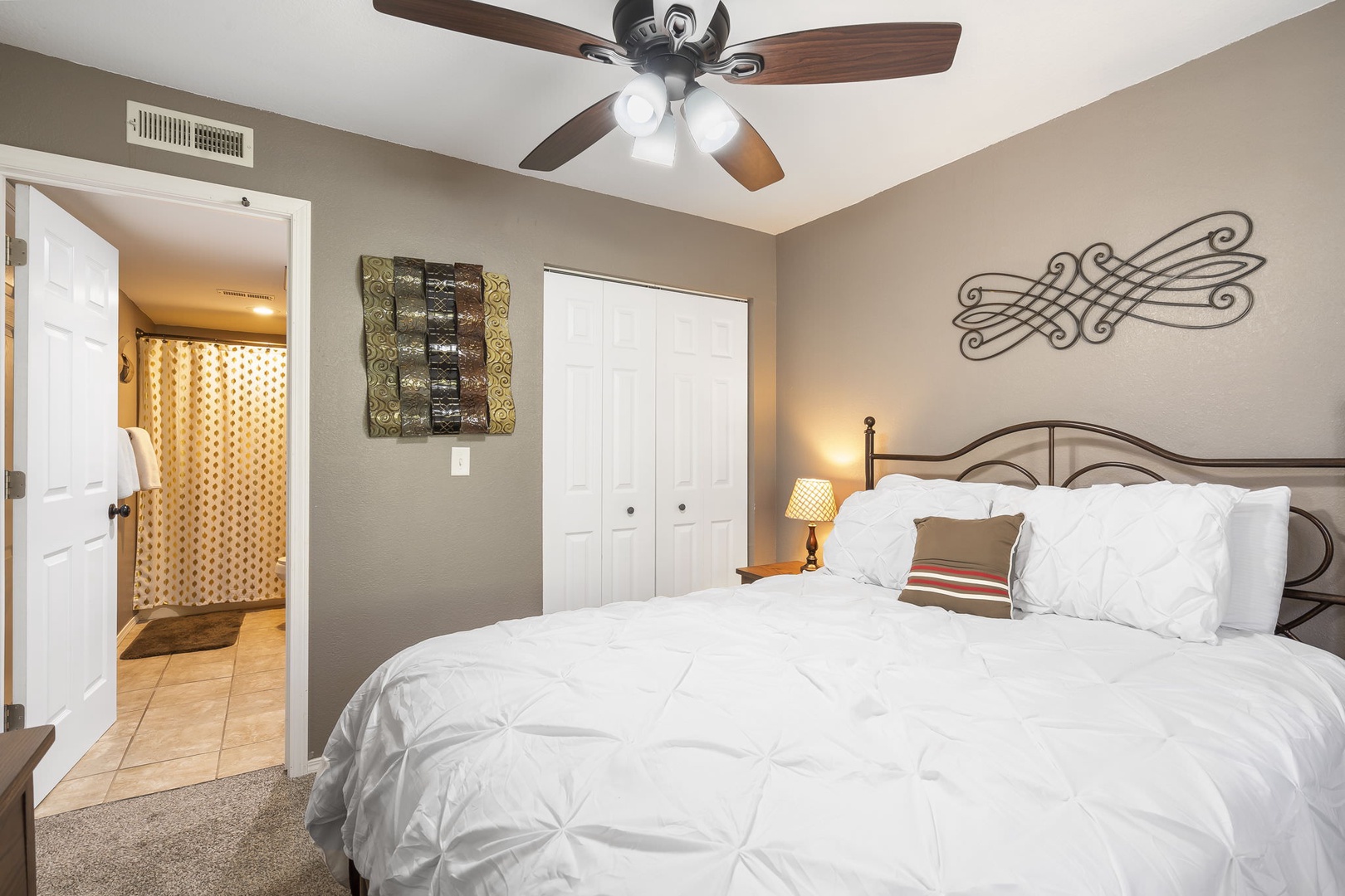 Bedroom #1 with Queen Bed