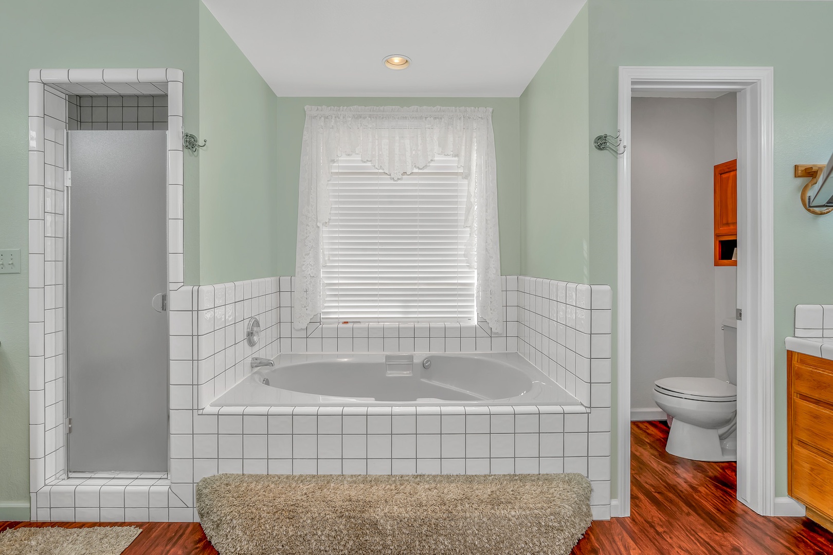 Bathroom #2 Shower and Tub