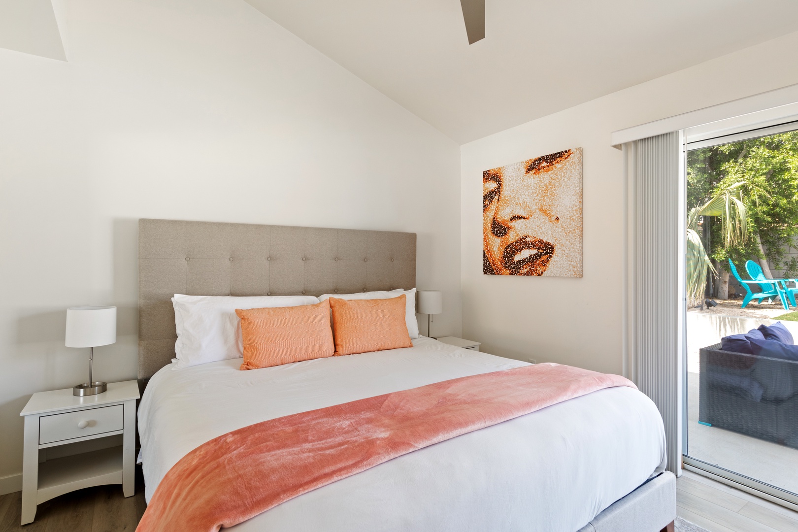 Bedroom 3 with King bed & en-suite