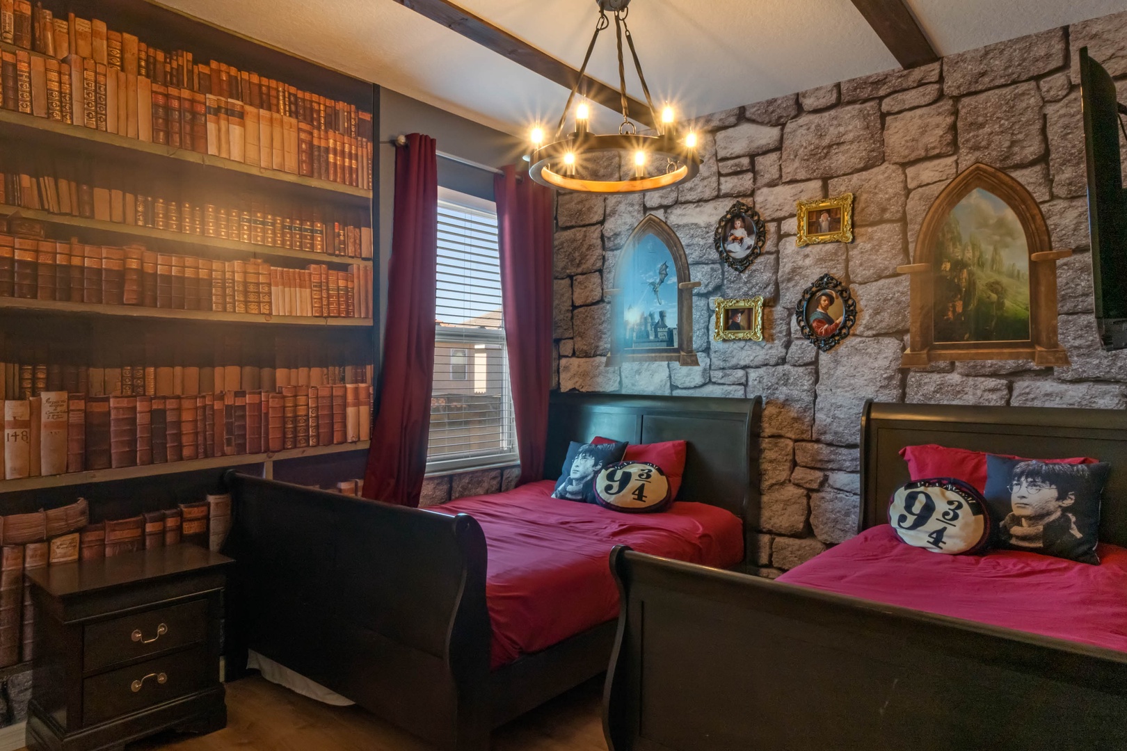 Don’t let the Muggles get you down in this Harry Potter themed room