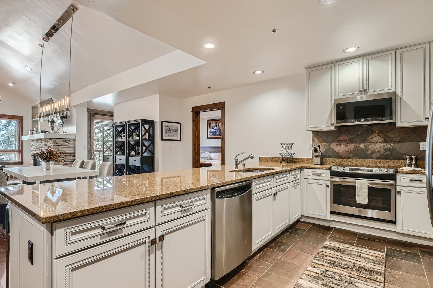 Fully equipped kitchen