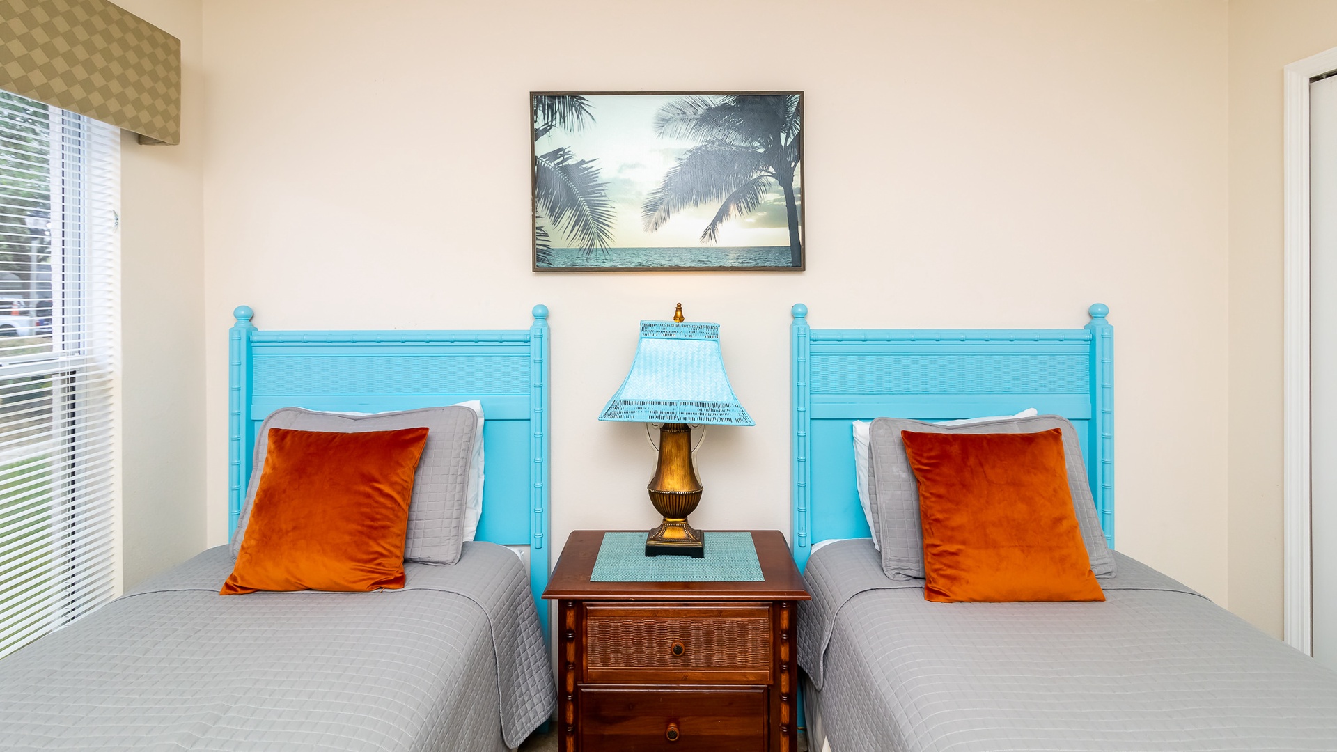 Bedroom #3 with 2 Twin Beds