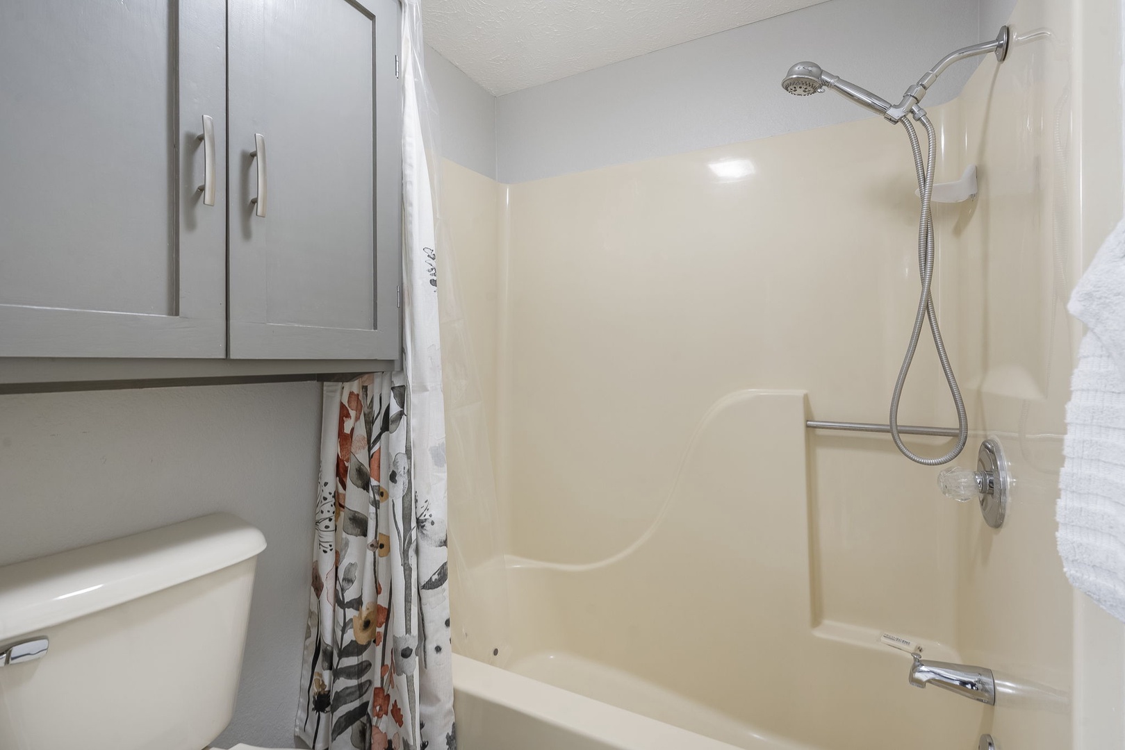 The Bathroom offers an oversized Double Vanity and Shower/Tub Combo