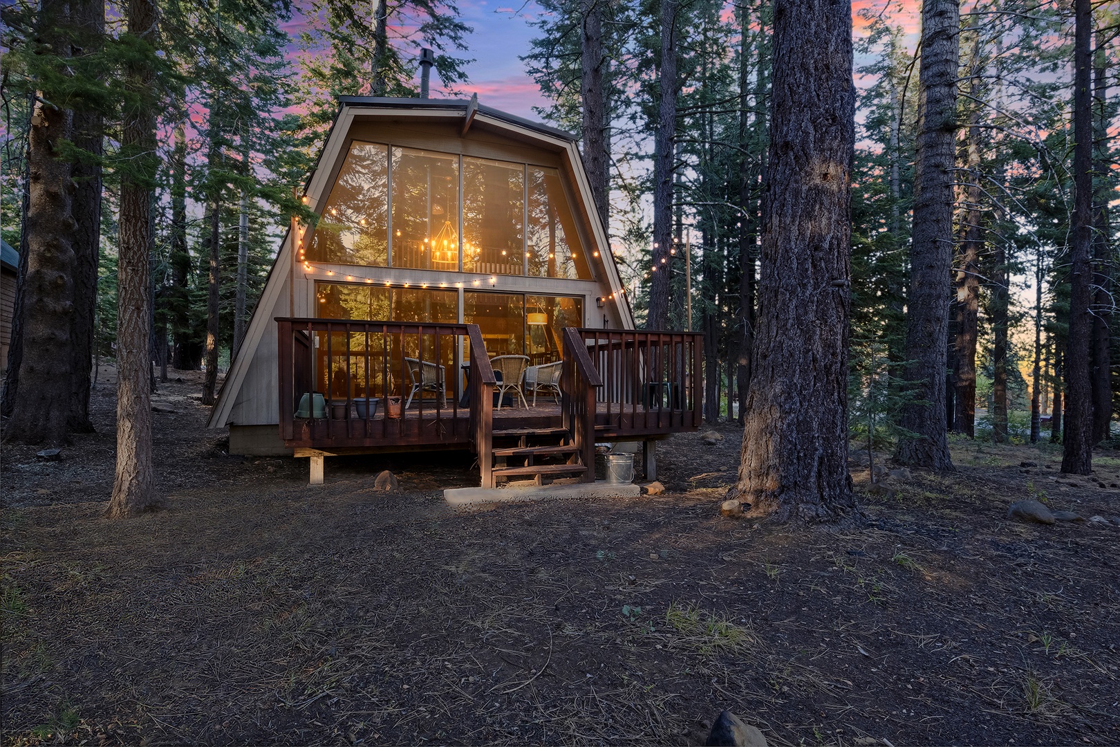 Welcome to Truckee Cabin Getaway!