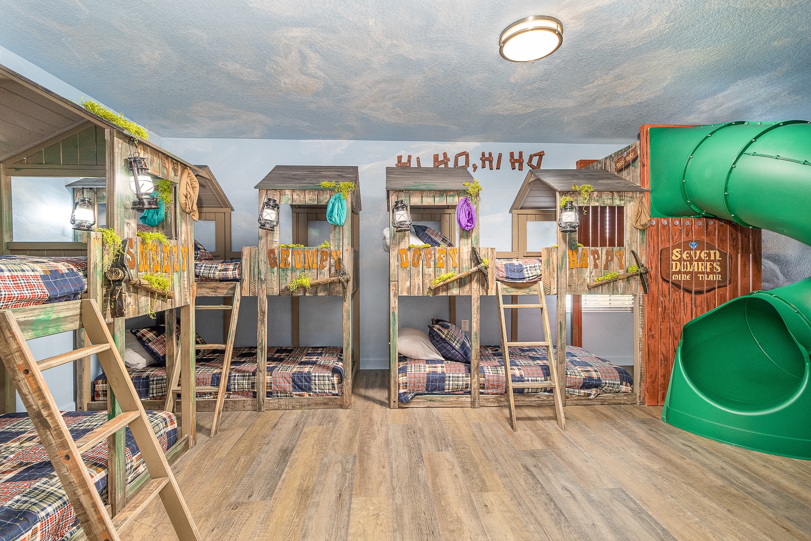 Seven Dwarfs themed with 3 Twin/Twin bunk beds and a slide (2nd floor)
