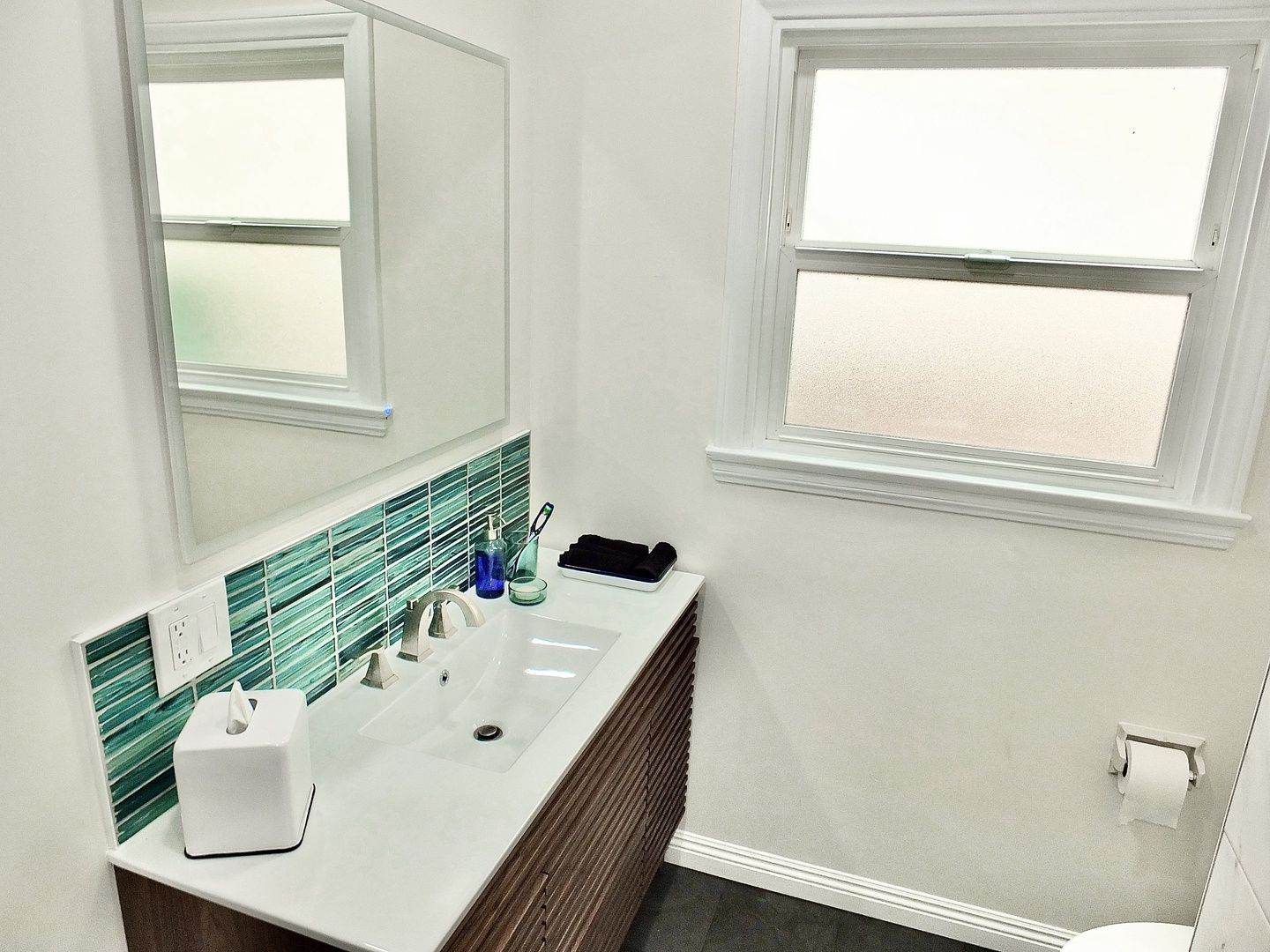 Bathroom with shower/tub combo