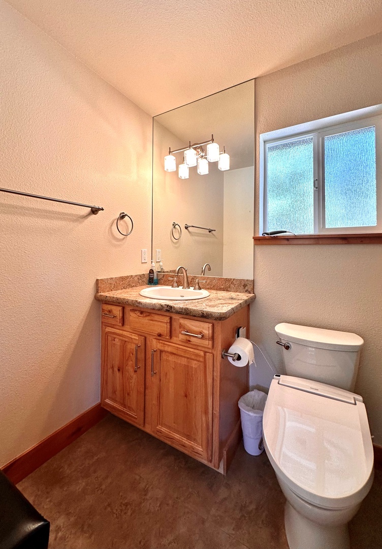 The 2nd Floor ensuite bathroom offers a shower/tub combo