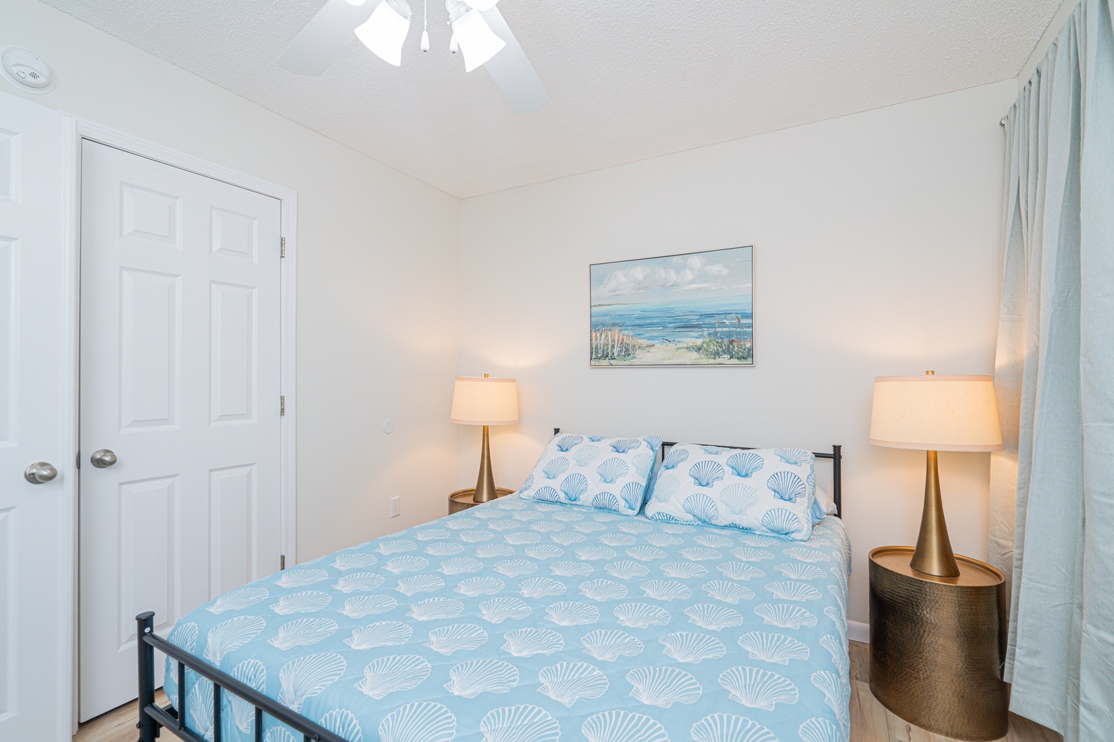 Hear the waves crashing in the 2nd bedroom, with a queen bed & smart TV