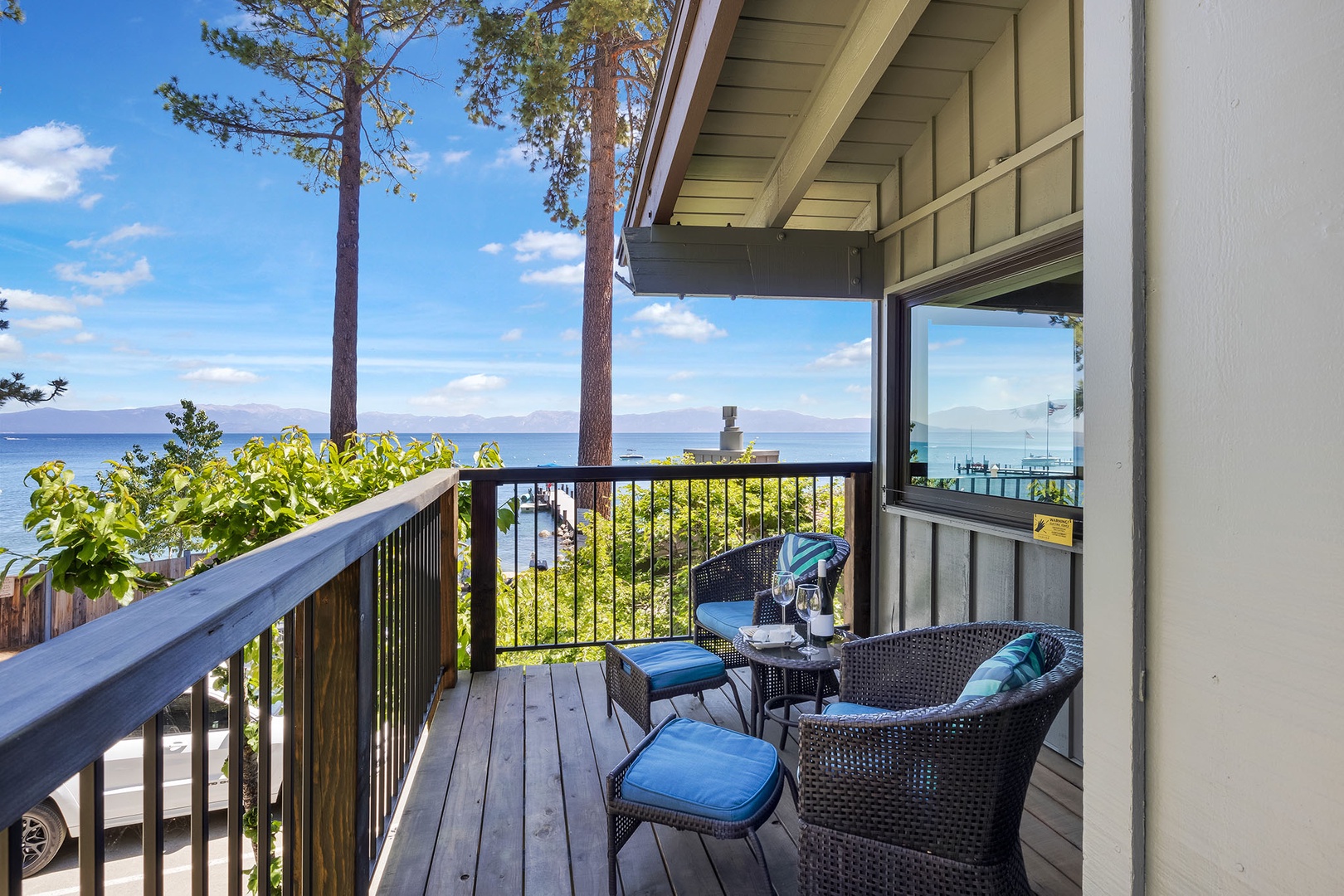 Back balcony w/ BBQ grill, lake views!