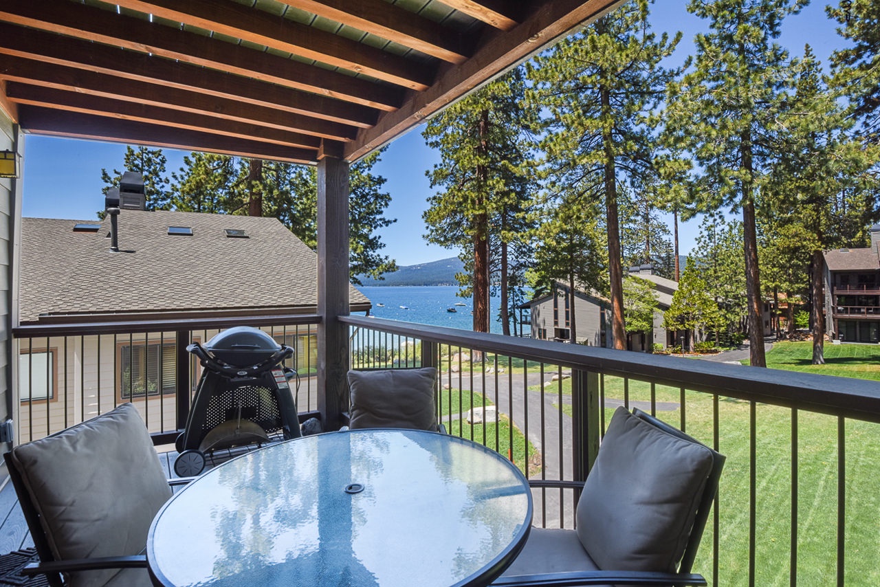 Enjoy outdoor dinners with the lake views