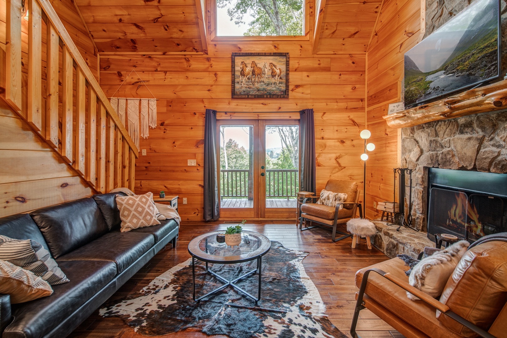 Head out through the French doors & enjoy breathtaking views from the deck