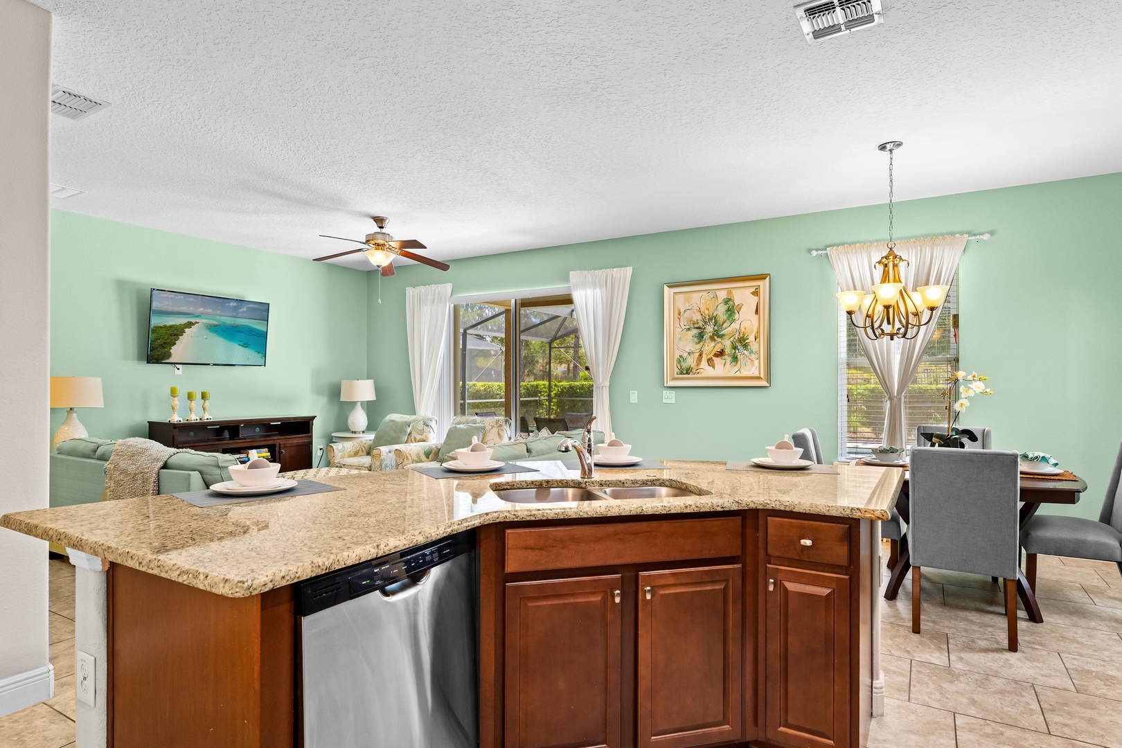 Fully equipped kitchen