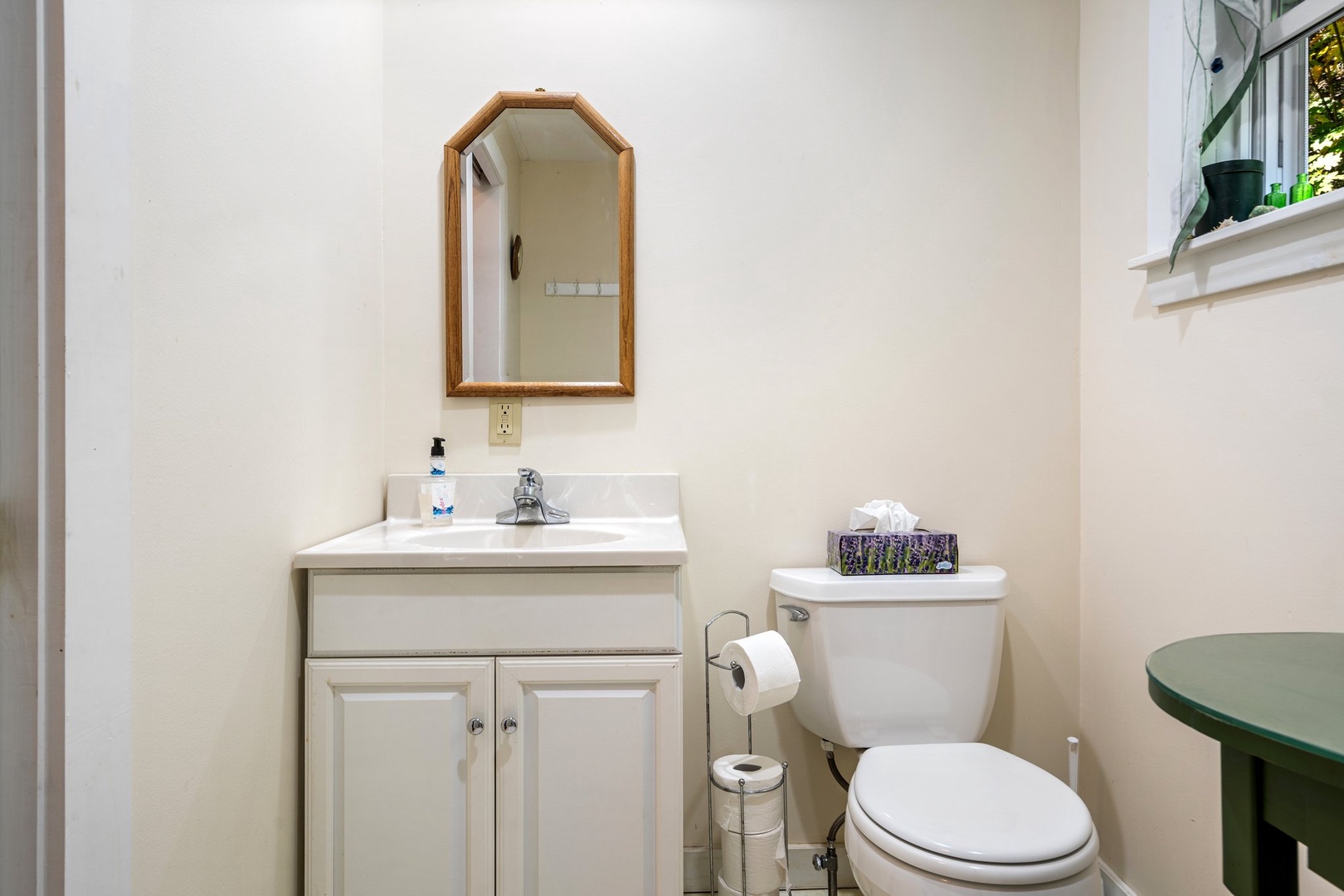 Shared bathroom 2 with stand-up shower