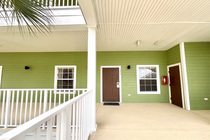 This 2nd floor condo will quickly become your favorite Orlando Area getaway