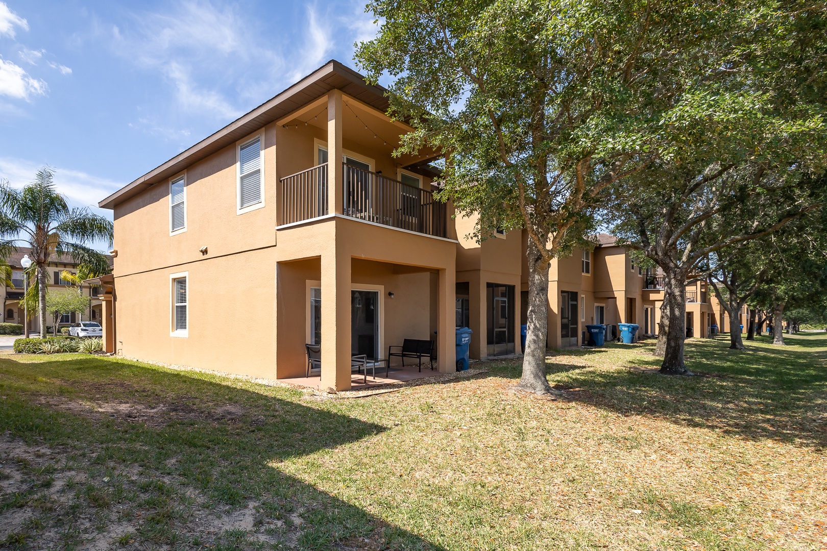 Make memories in the Florida sunshine in the spacious back yard