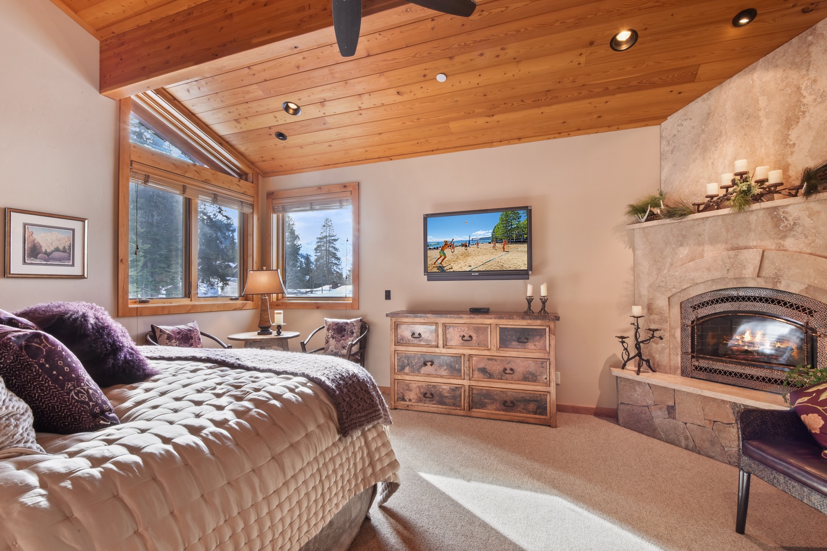 Master bedroom (2nd floor): King bed, Smart TV, fireplace